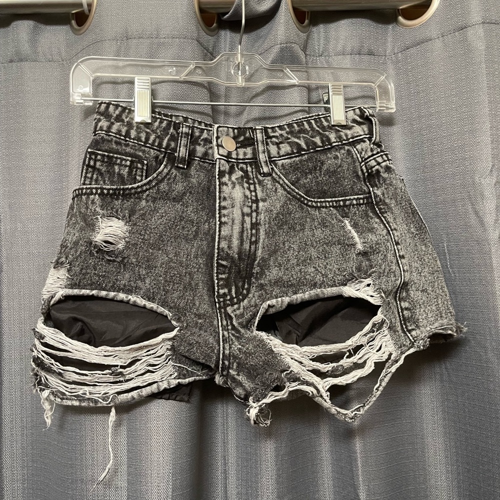 Black jean shorts!